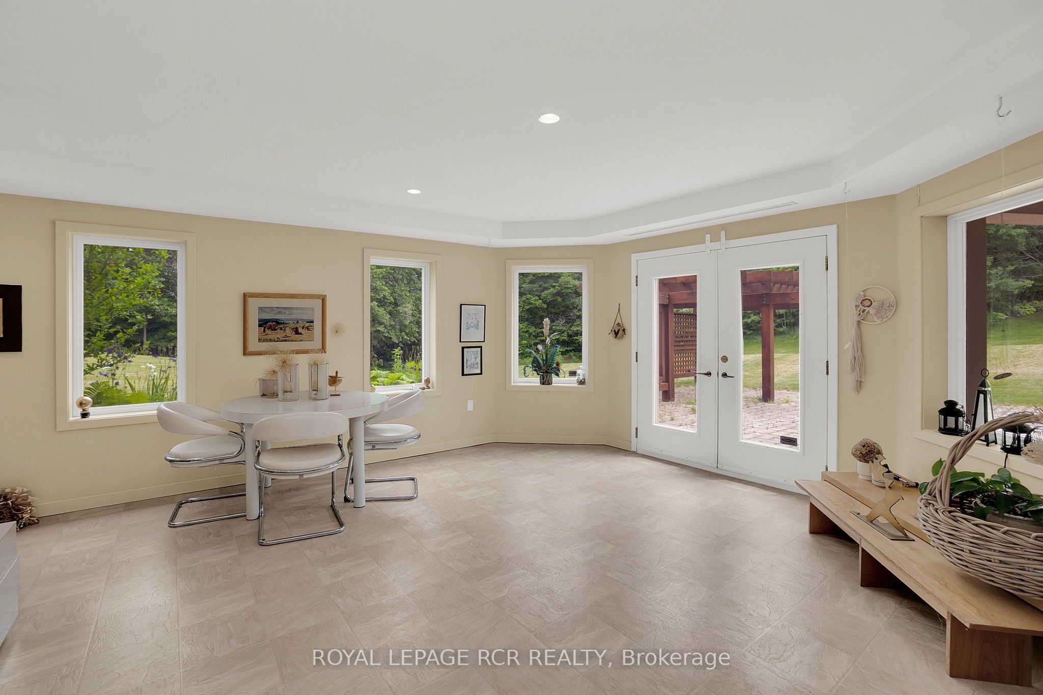 5 Woodlot Court Property Photo 33
