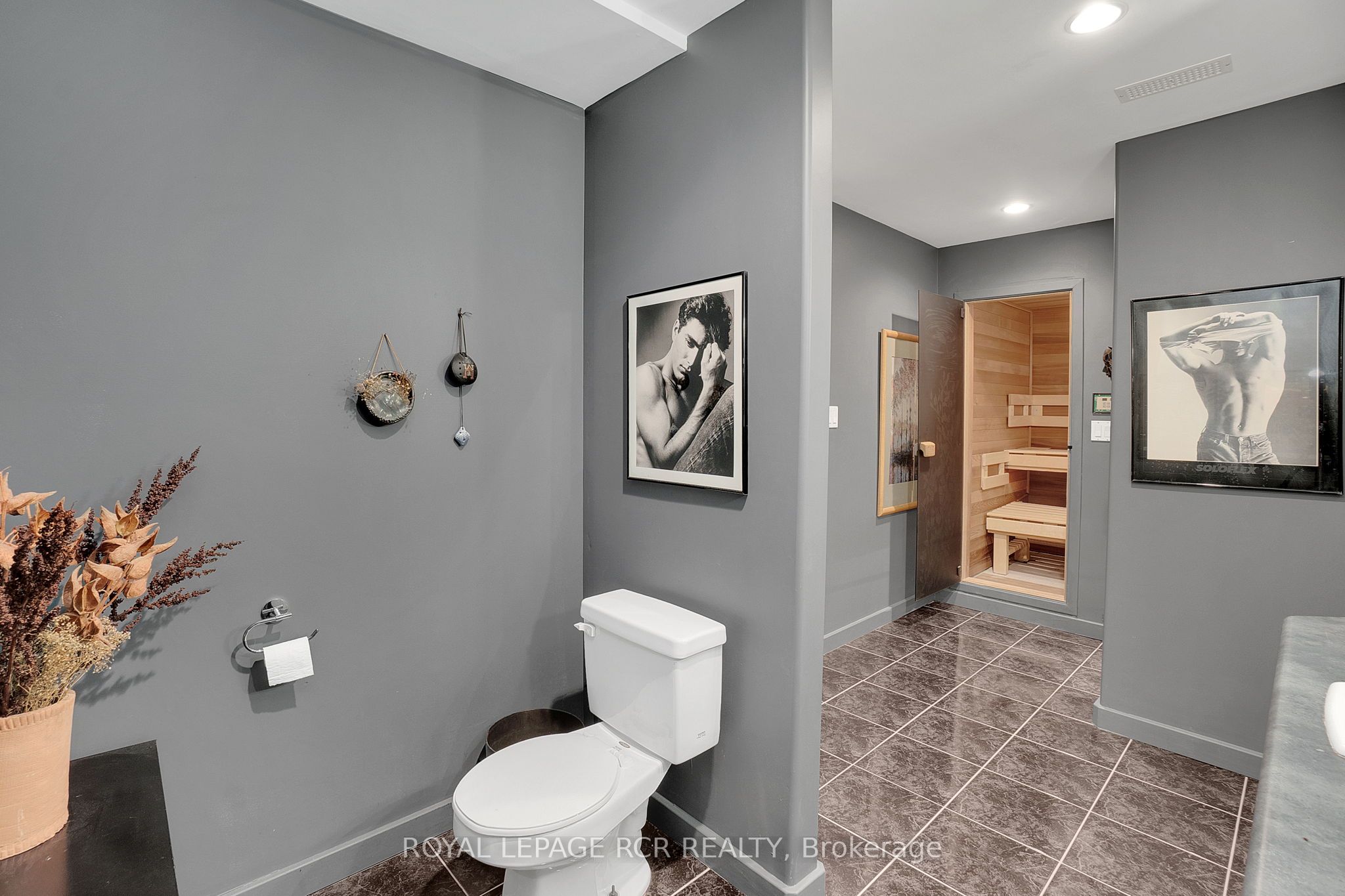 5 Woodlot Court Property Photo 40