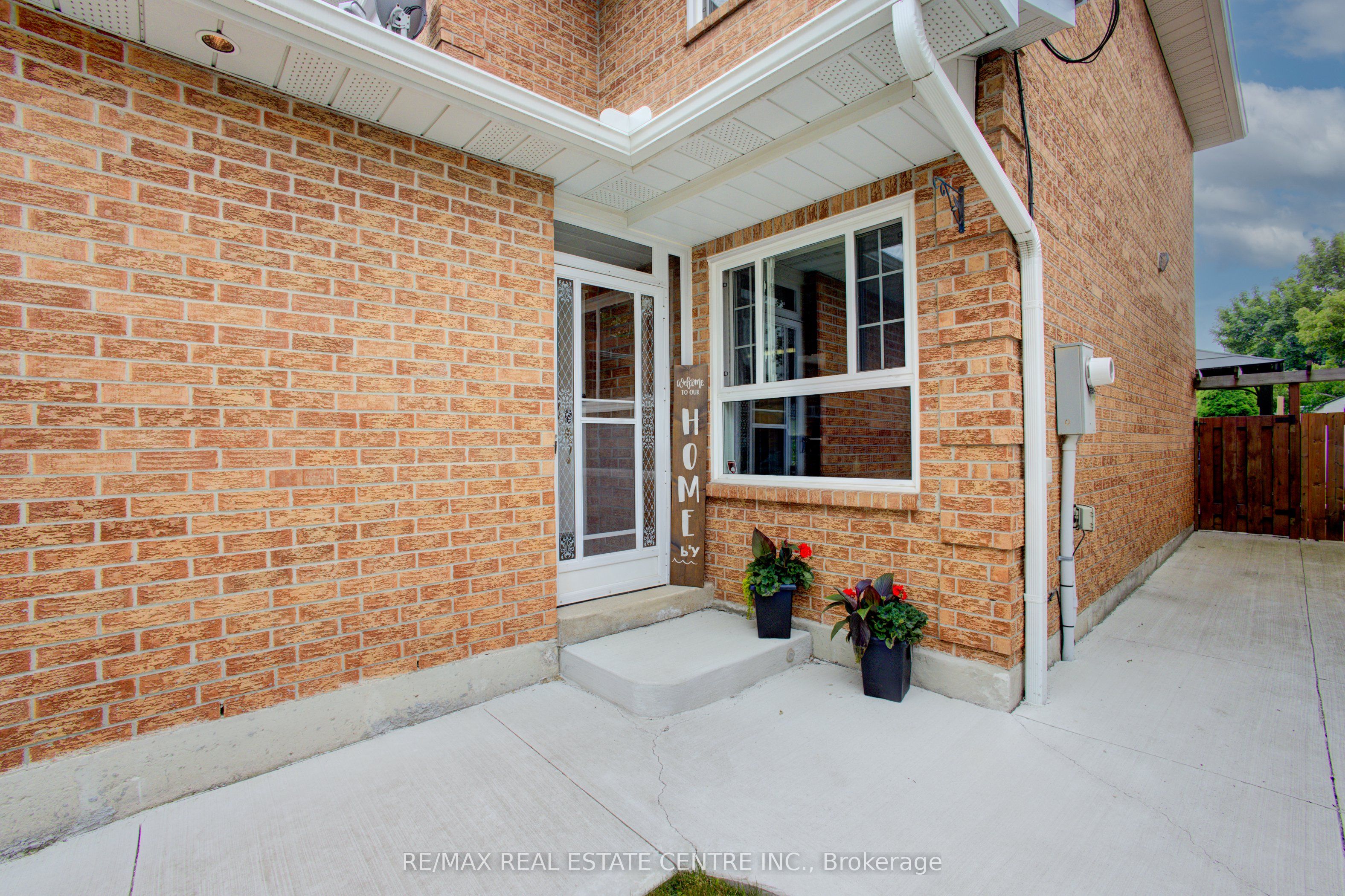 57 Ecclestone Drive Property Photo 4