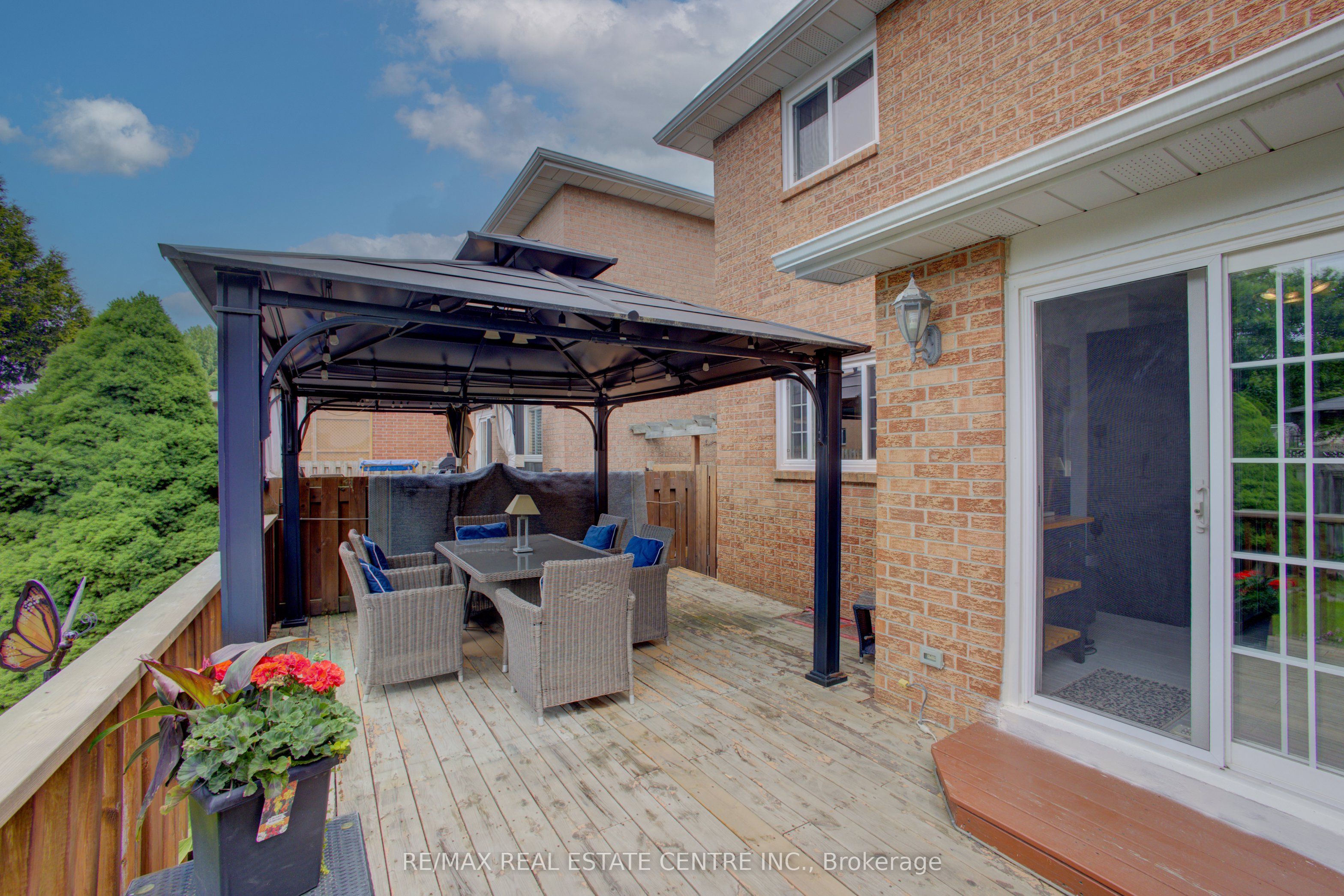 57 Ecclestone Drive Property Photo 33