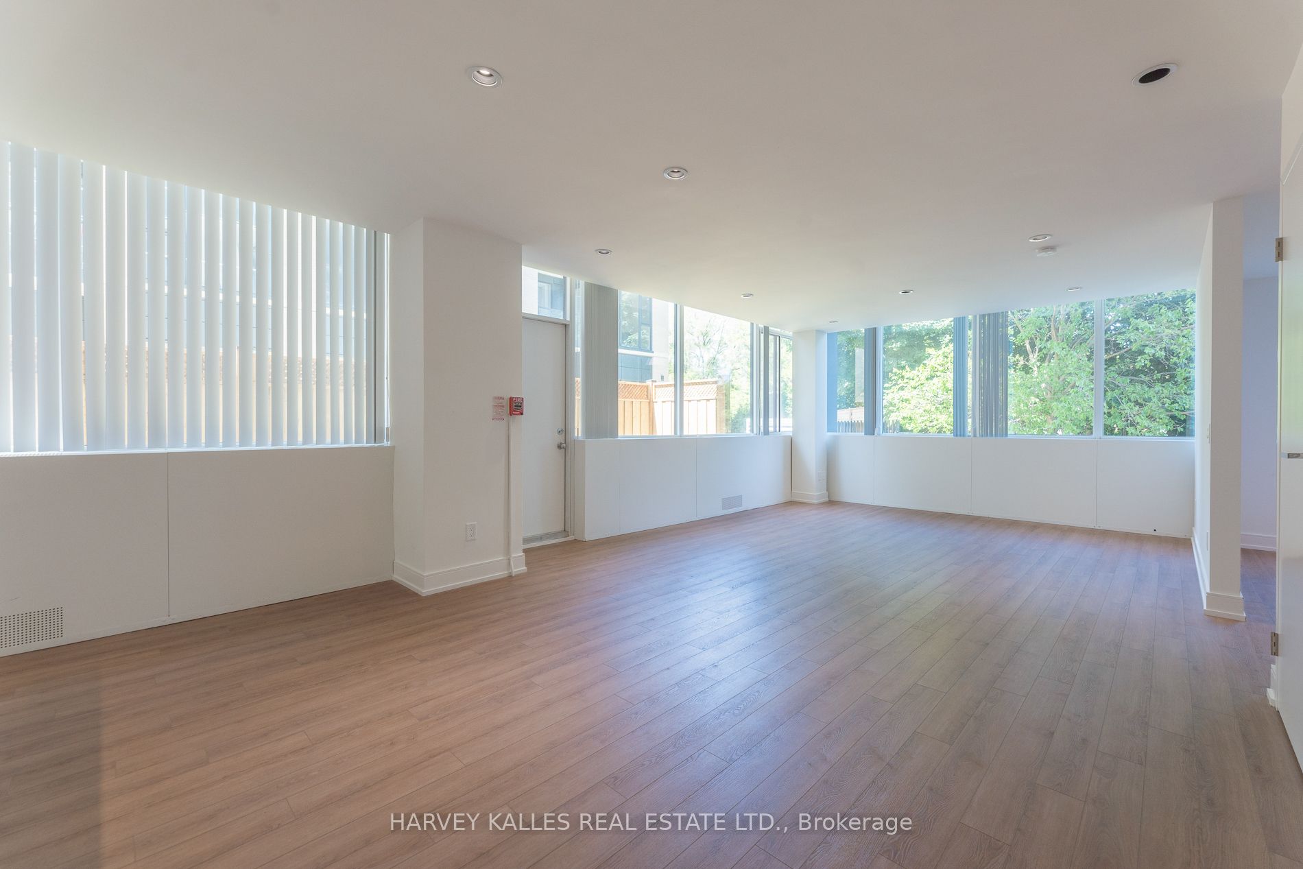 289 The Kingsway N/a 104 Property Photo 6