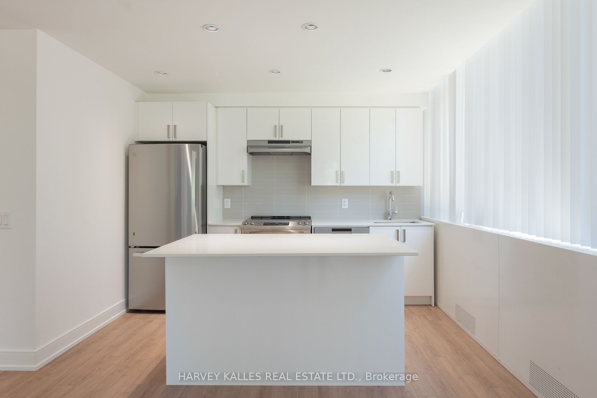 289 The Kingsway N/a 104 Property Photo 8