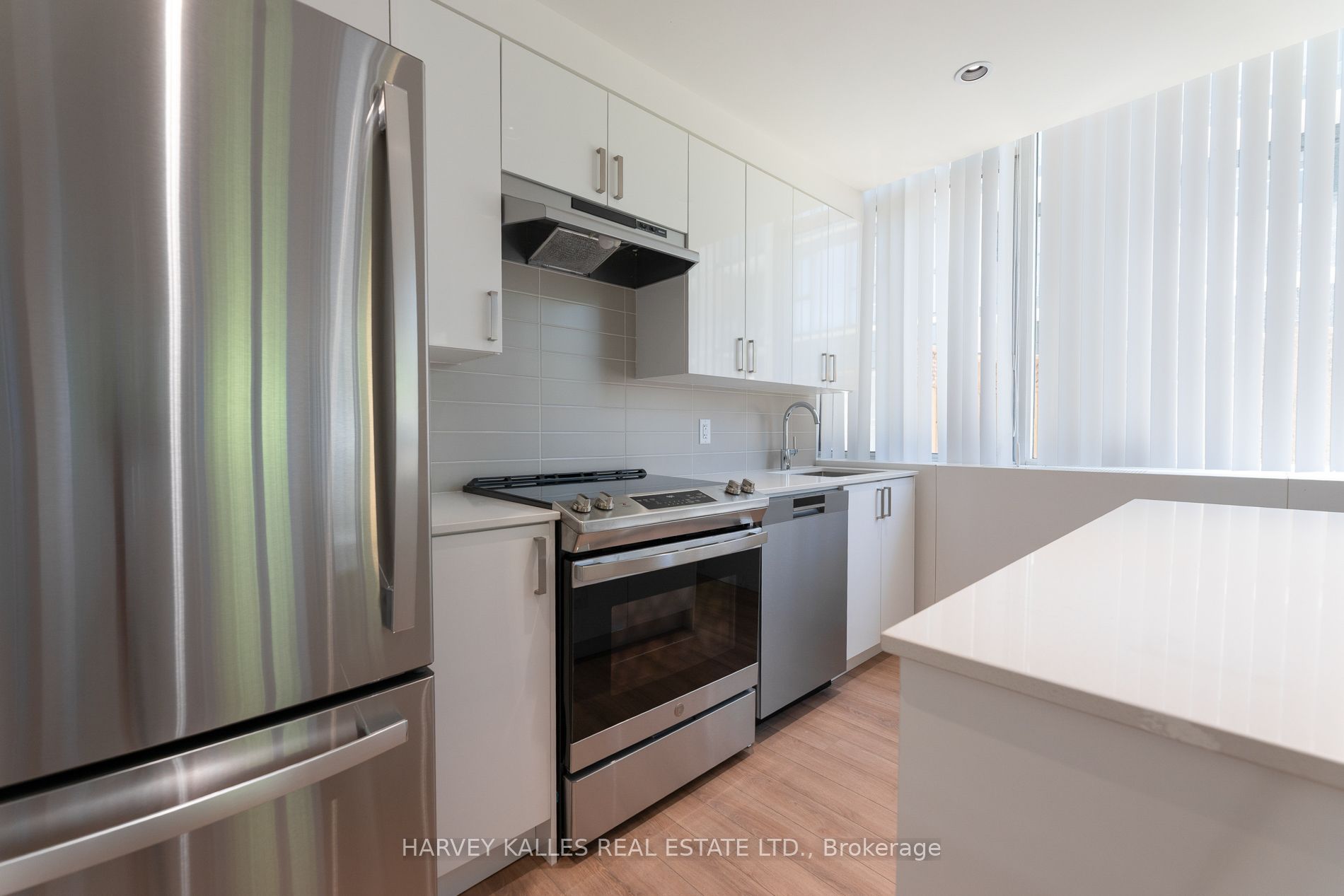 289 The Kingsway N/a 104 Property Photo 10
