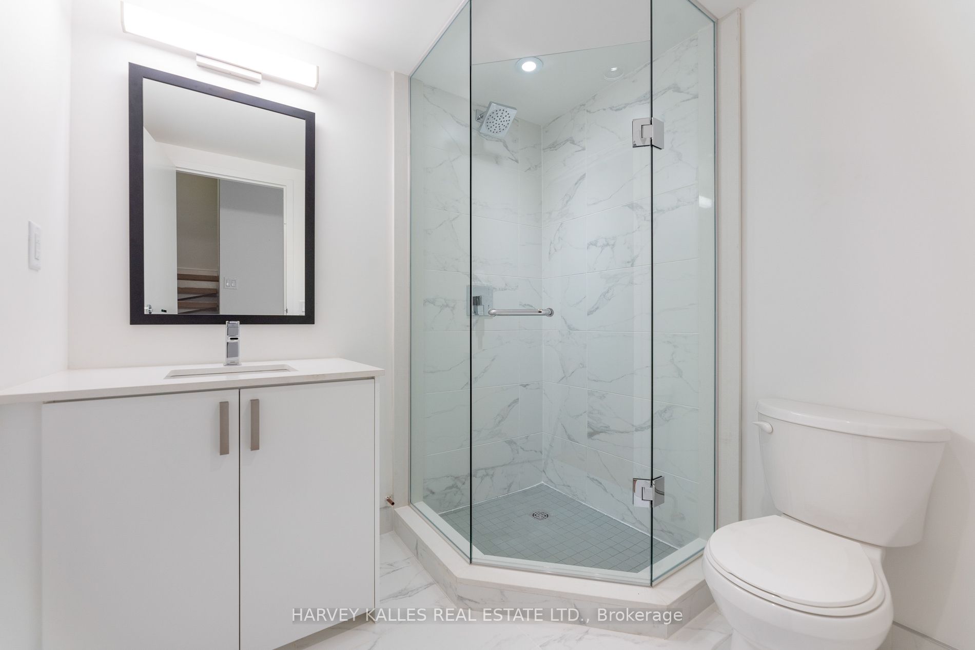 289 The Kingsway N/a 104 Property Photo 13