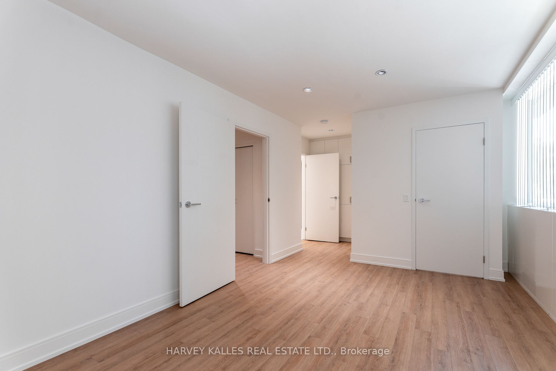 289 The Kingsway N/a 104 Property Photo 16