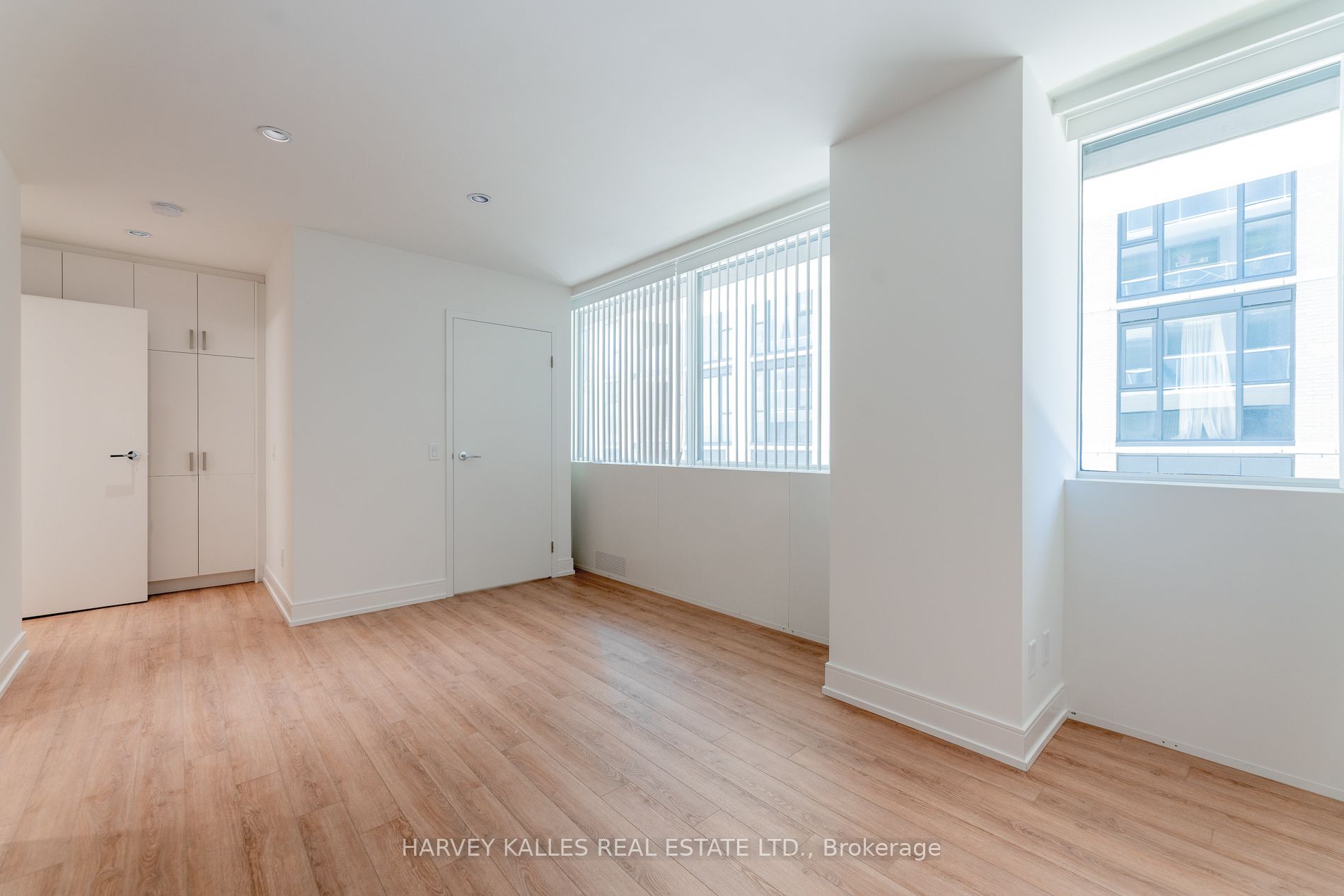 289 The Kingsway N/a 104 Property Photo 17