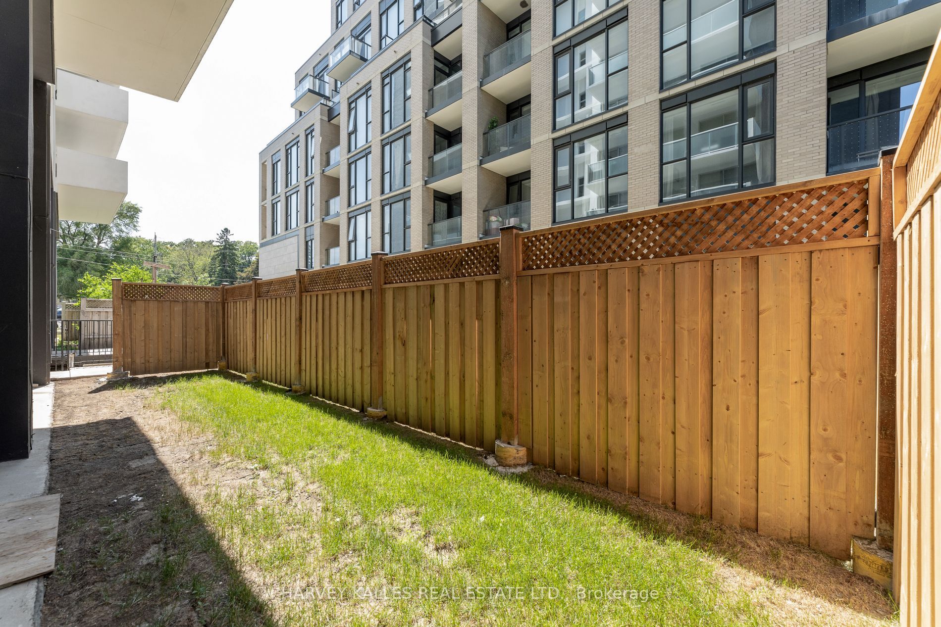 289 The Kingsway N/a 104 Property Photo 28