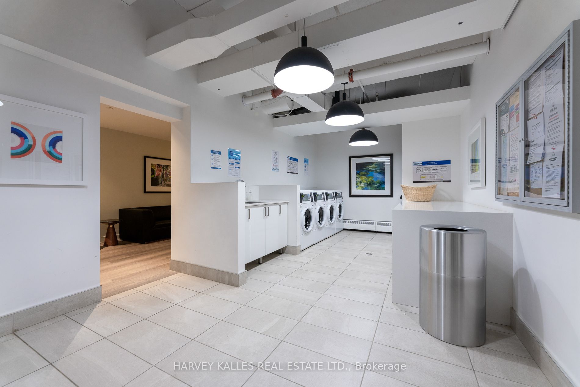 289 The Kingsway N/a 104 Property Photo 35
