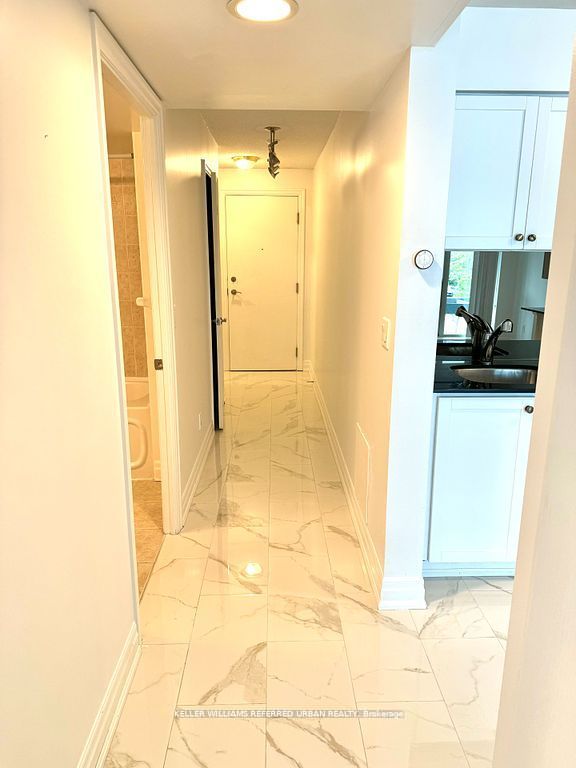 2121 Lake Shore Boulevard W 213 Property Photo 6