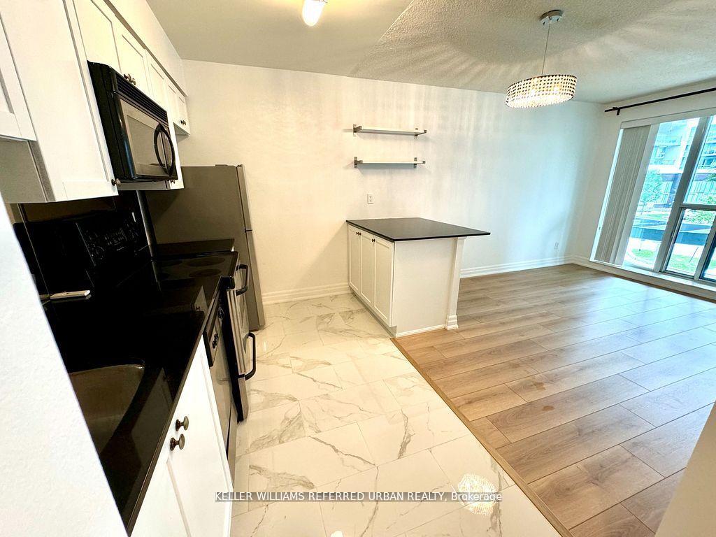 2121 Lake Shore Boulevard W 213 Property Photo 9