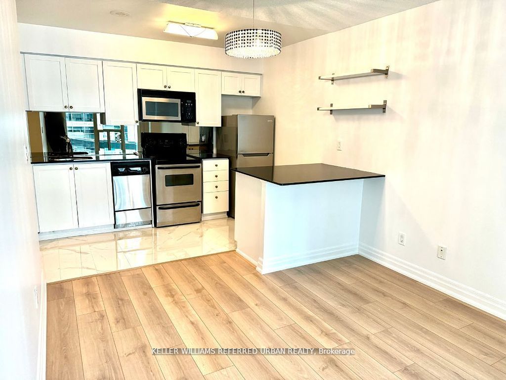 2121 Lake Shore Boulevard W 213 Property Photo 11