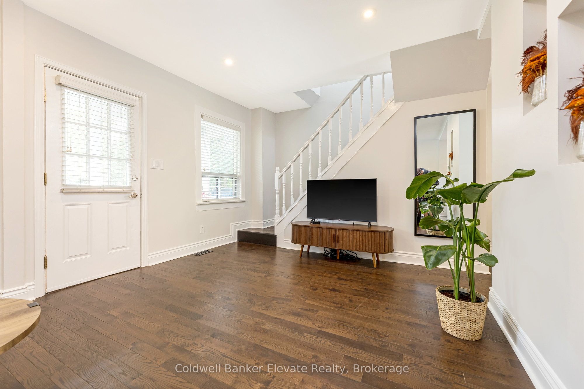 460 St John's Road Property Photo 7