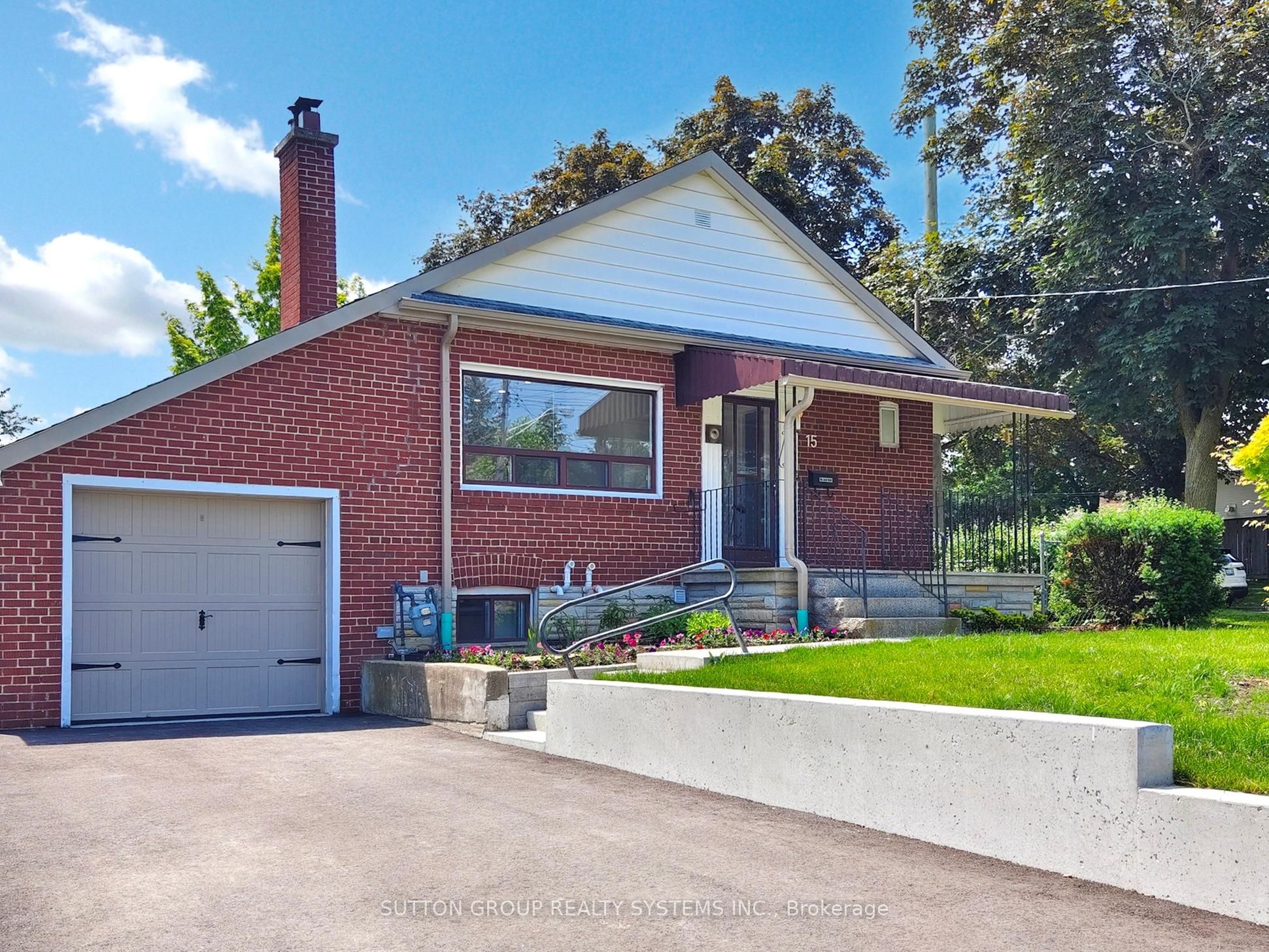 #MAIN - 15 Leggett Avenue