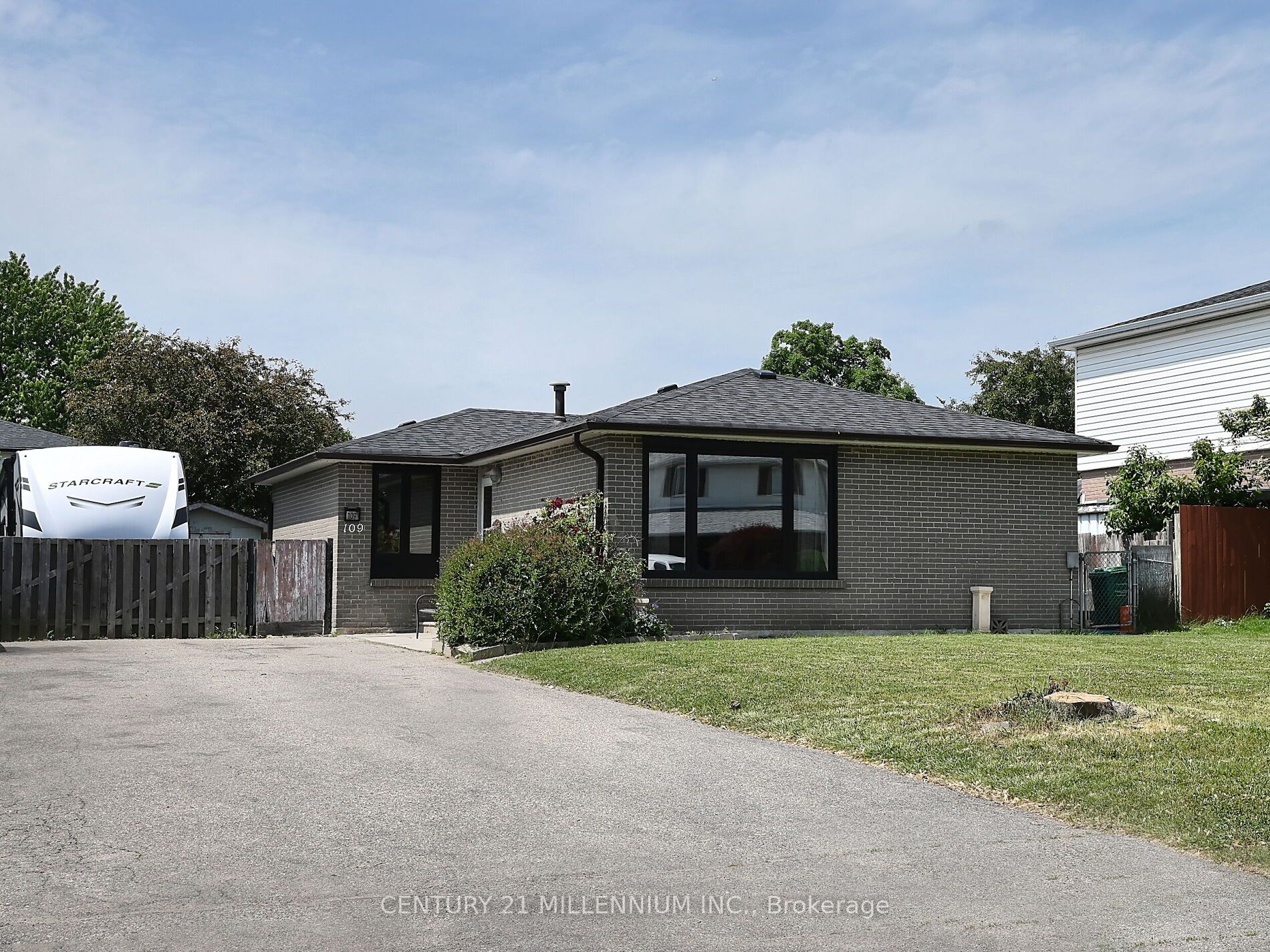 109 Folkstone Crescent Property Photo 1
