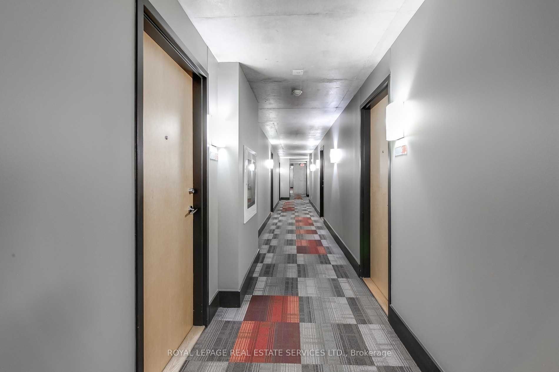 1040 The Queensway N/a 313 Property Photo 27