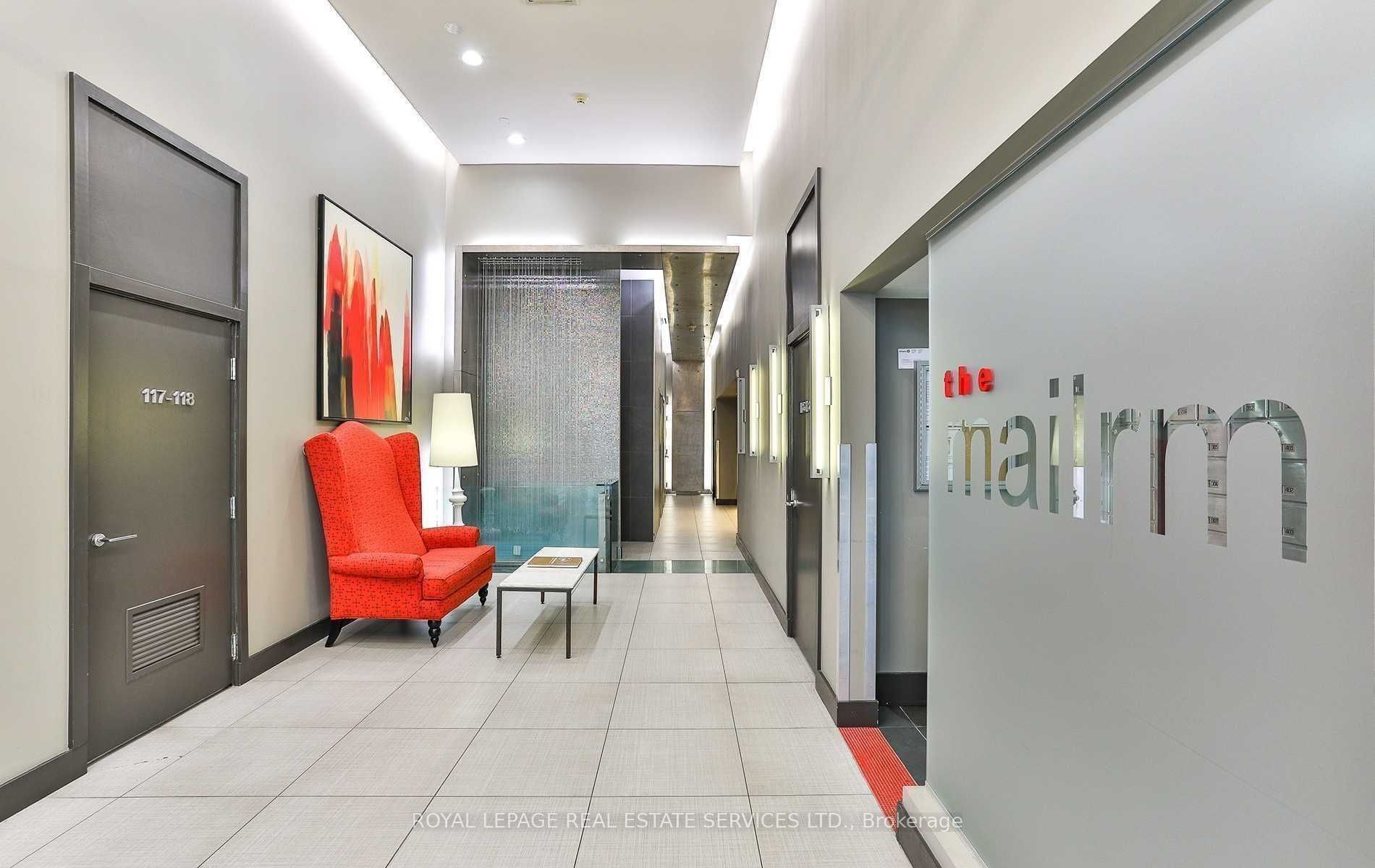 1040 The Queensway N/a 313 Property Photo 28