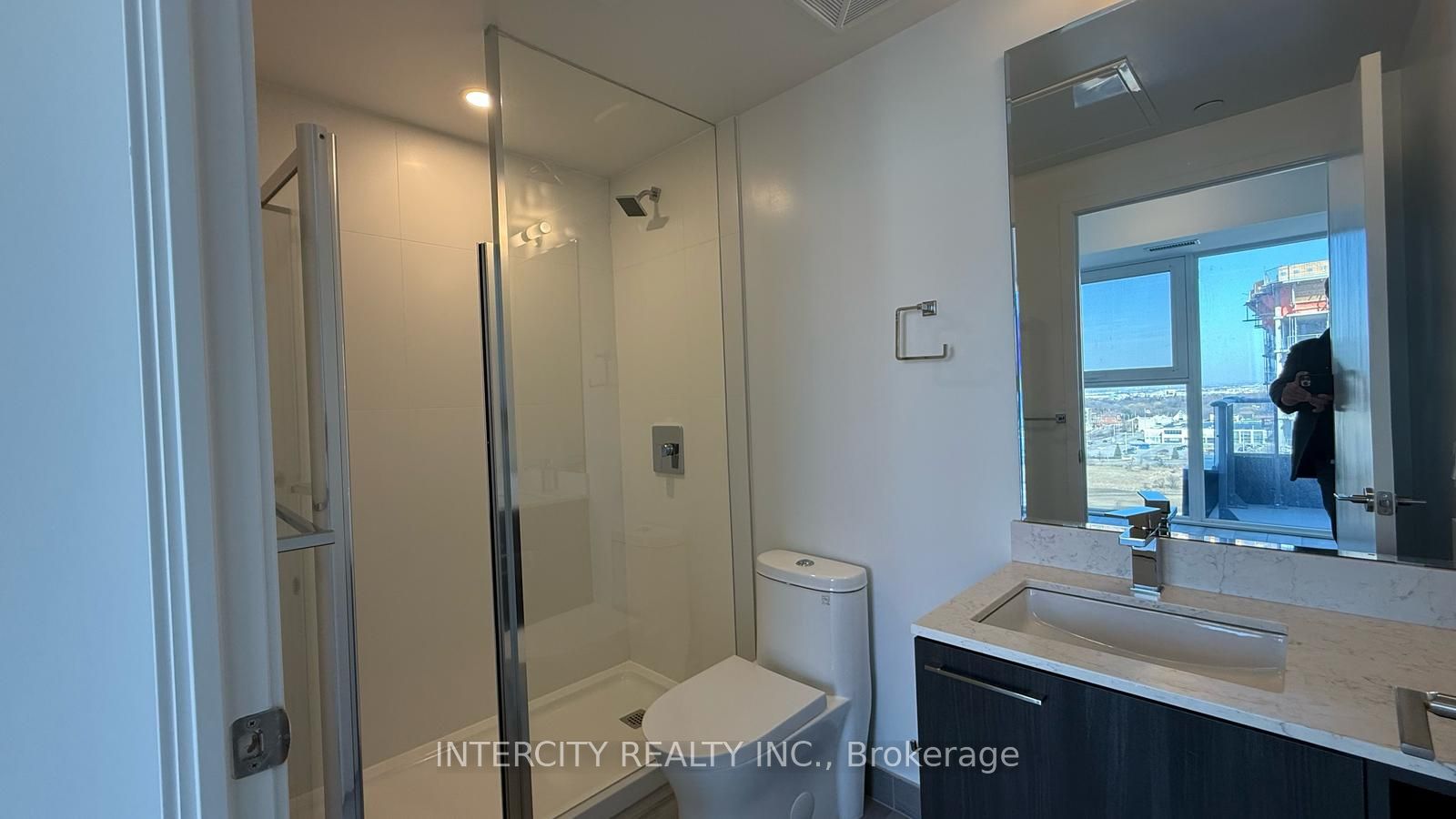 #1412 - 260 Malta Avenue Property Photo 8