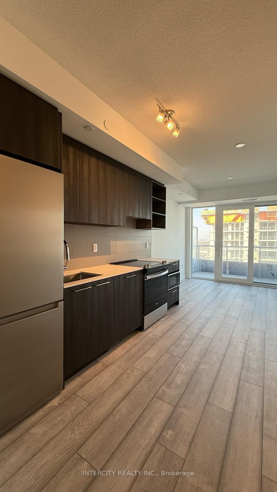 #1412 - 260 Malta Avenue Property Photo 10