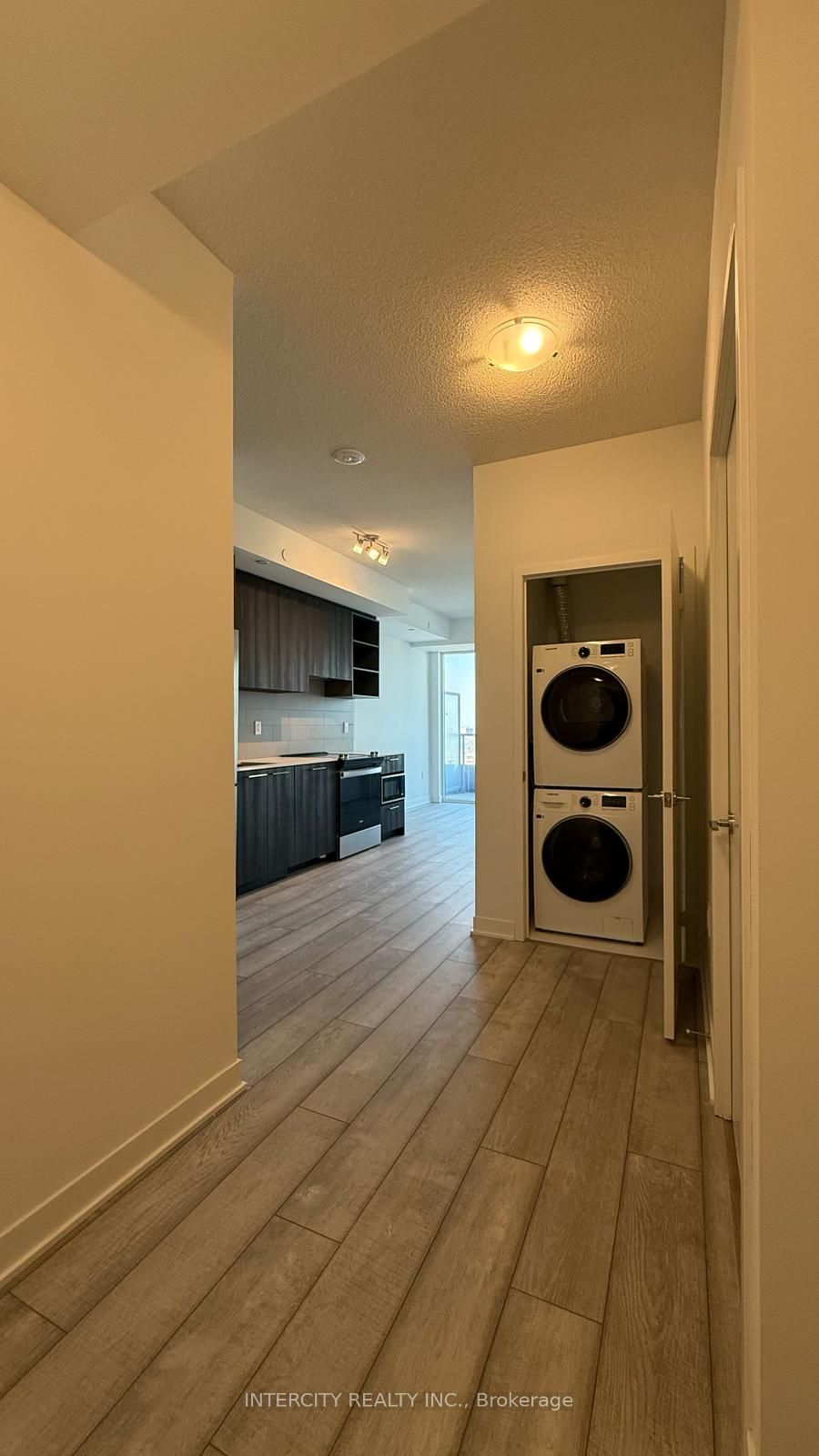 #1412 - 260 Malta Avenue Property Photo 11
