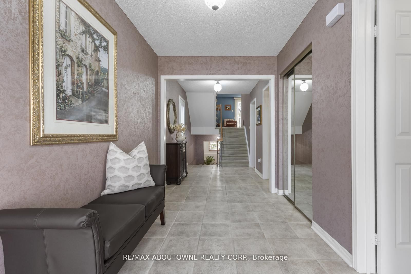 4043 Trapper Crescent Property Photo 4