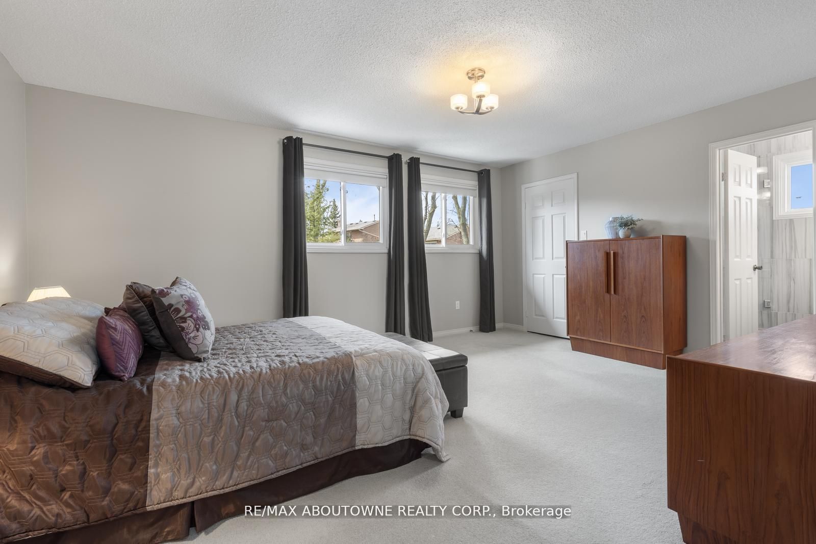 4043 Trapper Crescent Property Photo 20