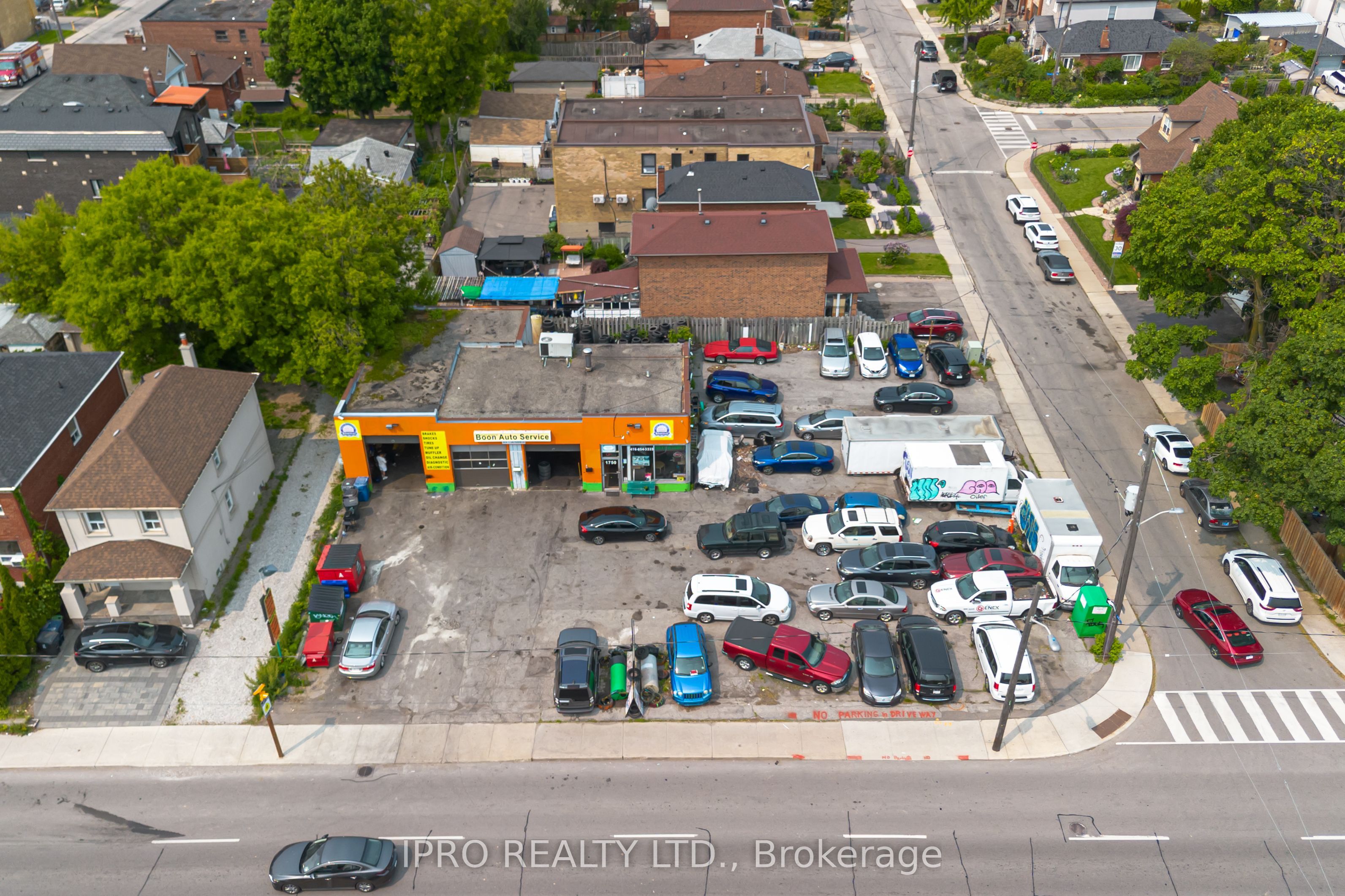 1750 KEELE Street Property Photo 1