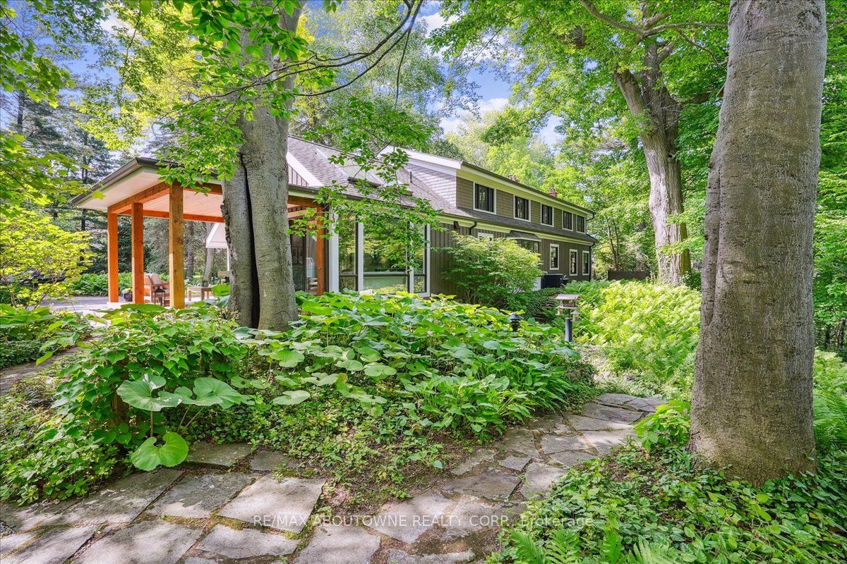 5031 Lakeshore Road Property Photo 5