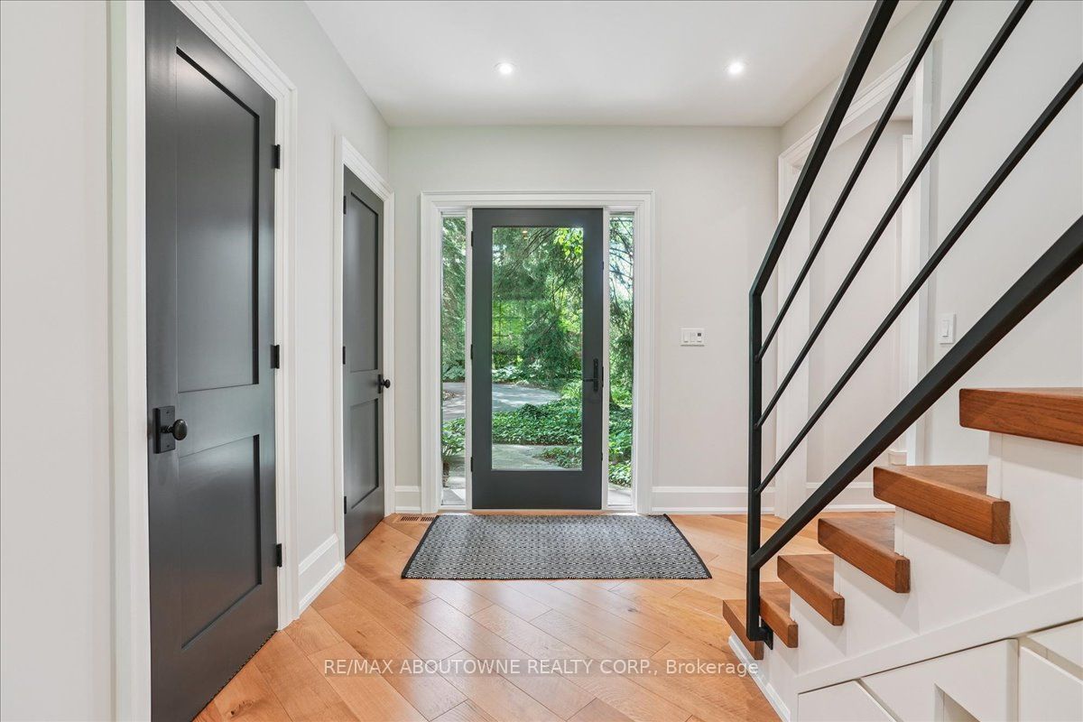 5031 Lakeshore Road Property Photo 7