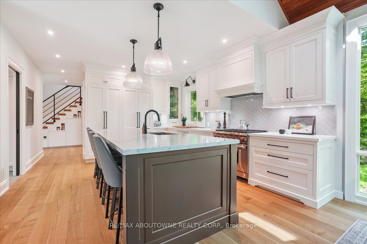 5031 Lakeshore Road Property Photo 13