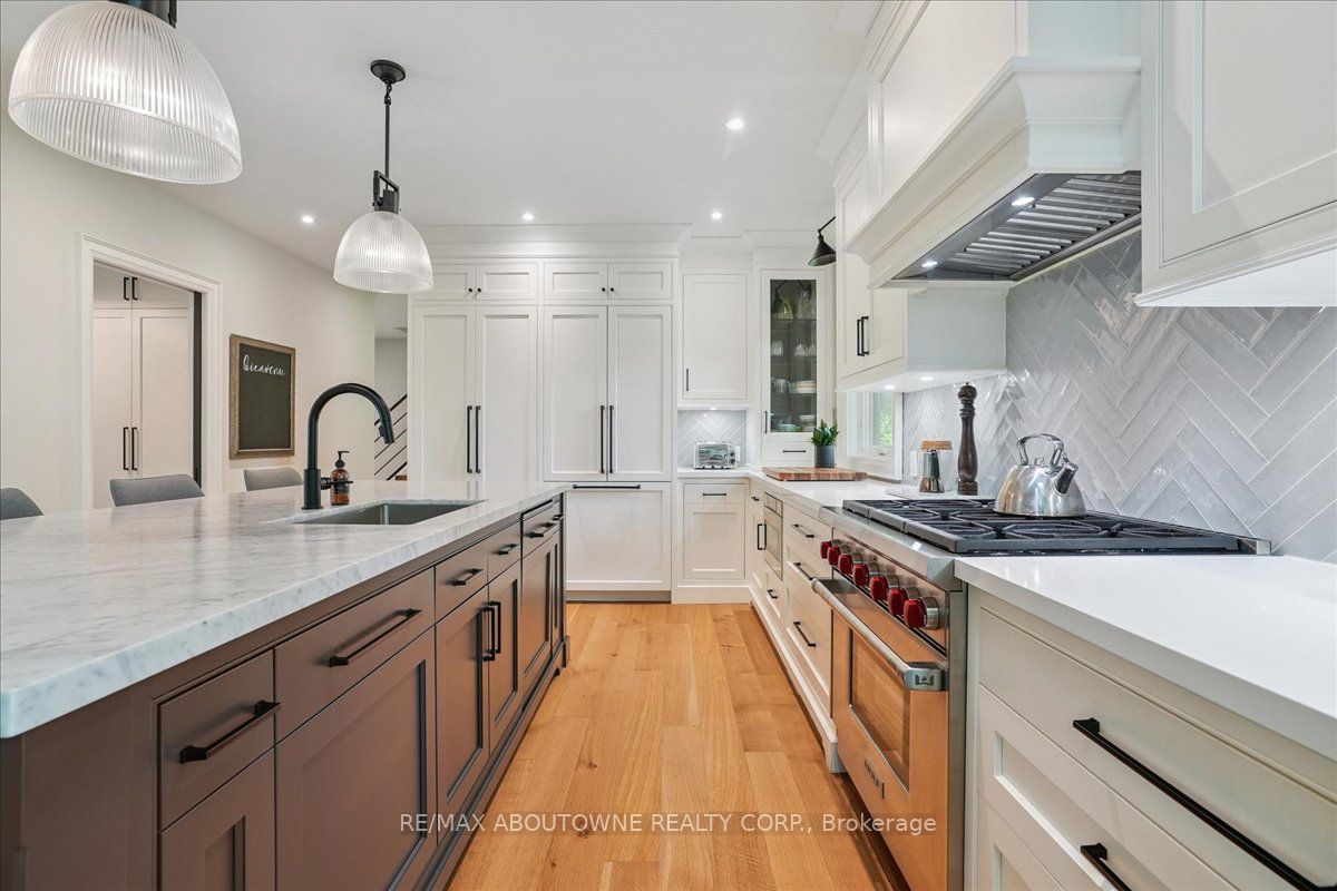 5031 Lakeshore Road Property Photo 14