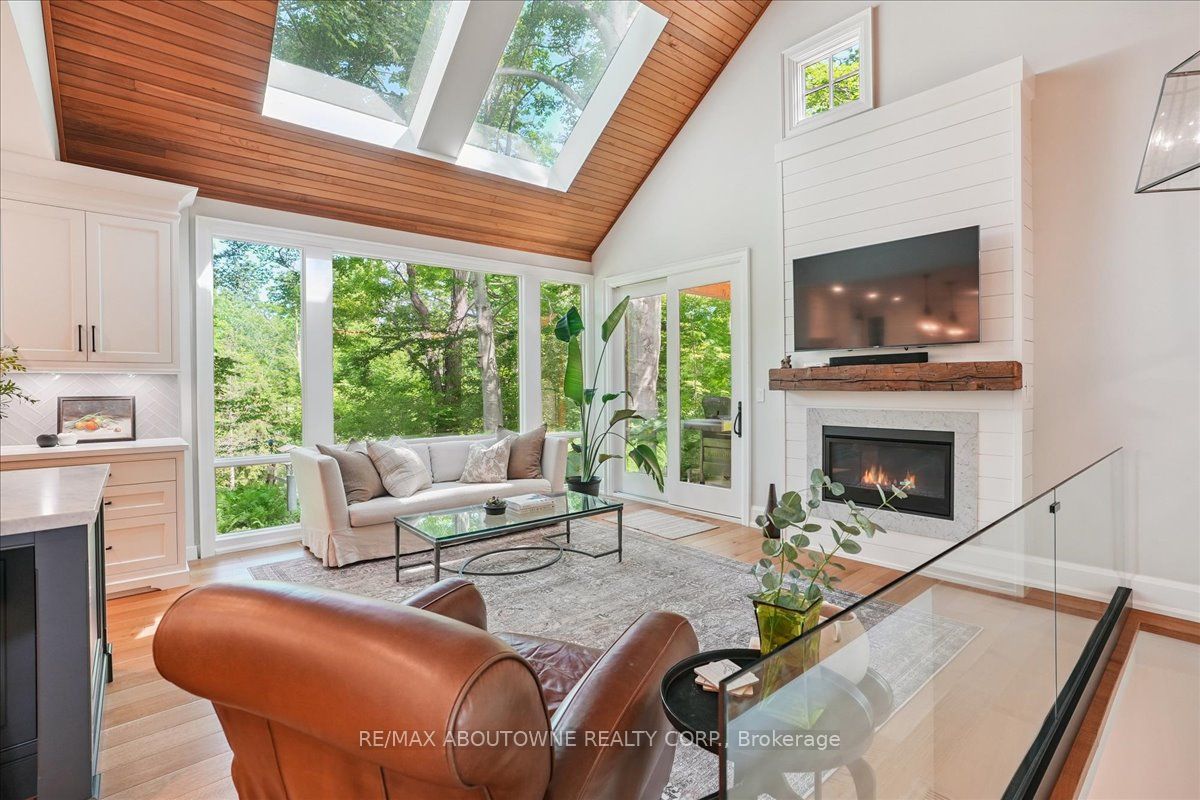 5031 Lakeshore Road Property Photo 17