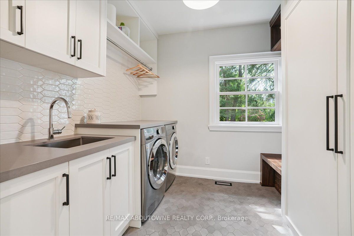 5031 Lakeshore Road Property Photo 20