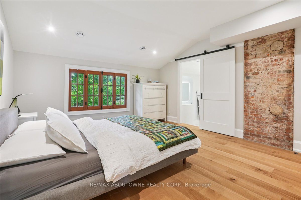 5031 Lakeshore Road Property Photo 25