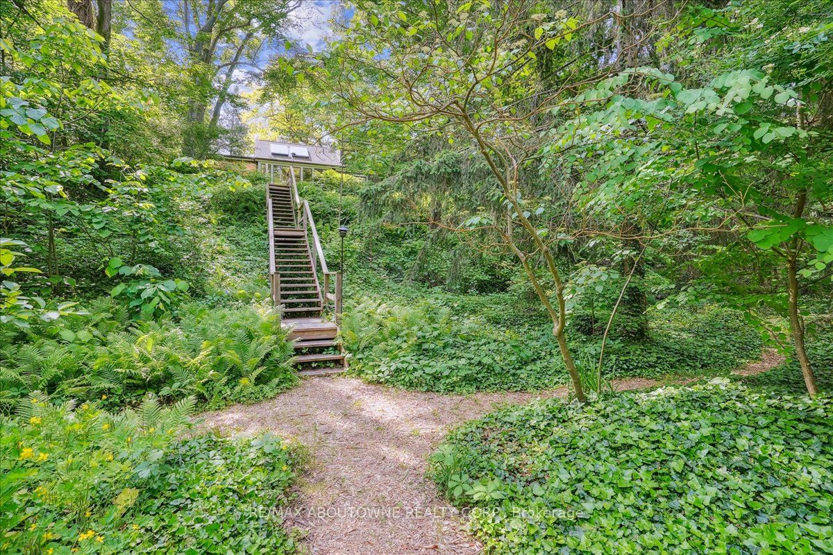5031 Lakeshore Road Property Photo 37