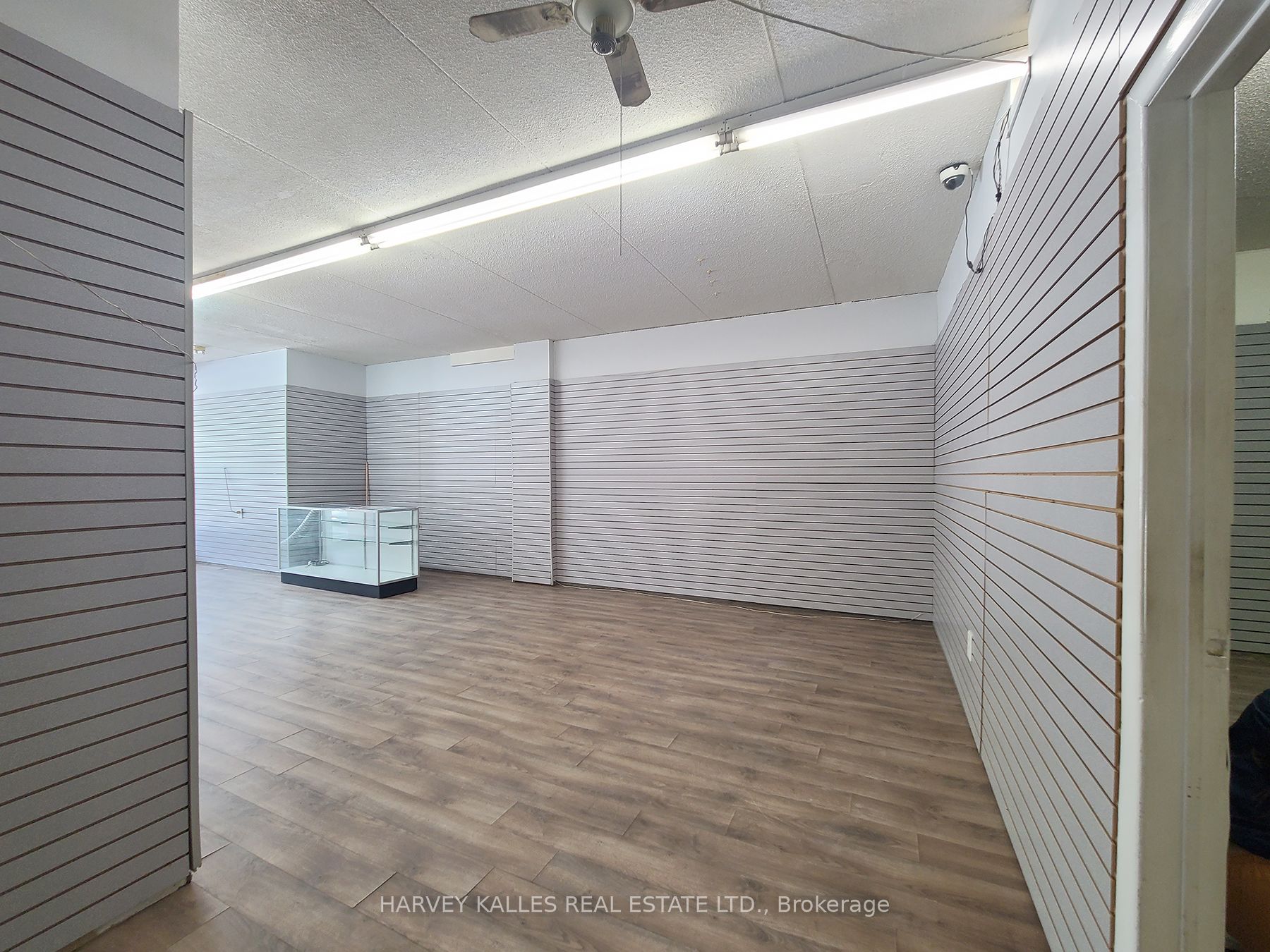 3819 Lake Shore Boulevard W Retail Property Photo 6
