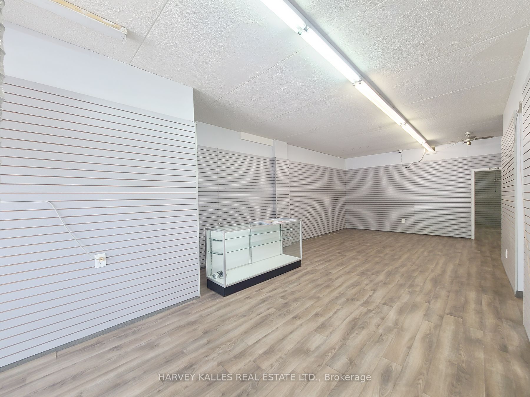 3819 Lake Shore Boulevard W Retail Property Photo 8