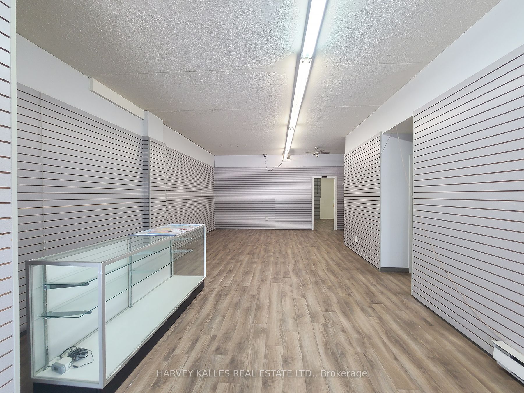 3819 Lake Shore Boulevard W Retail Property Photo 9