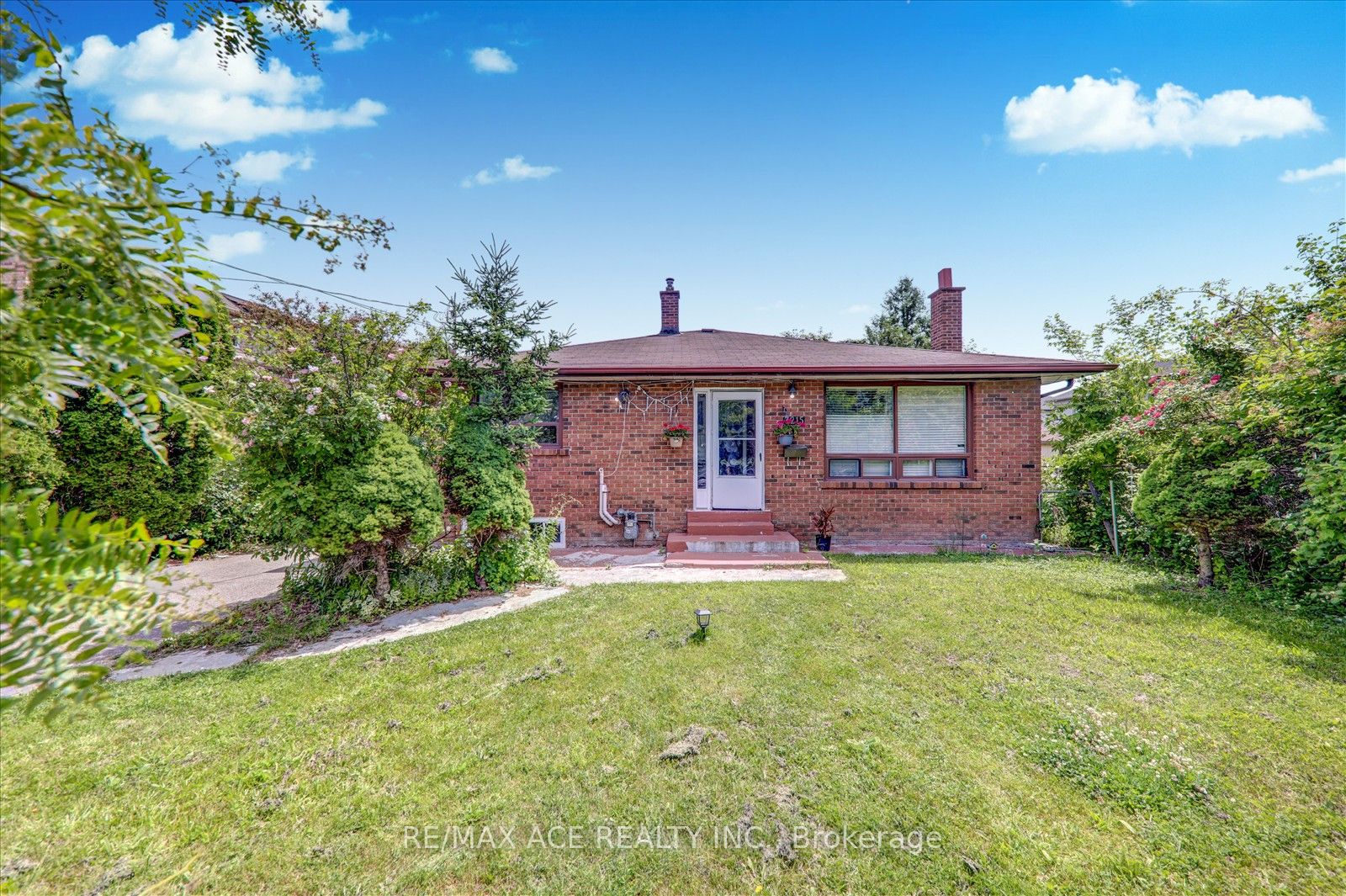 3215 Parkerhill Road Property Photo 1