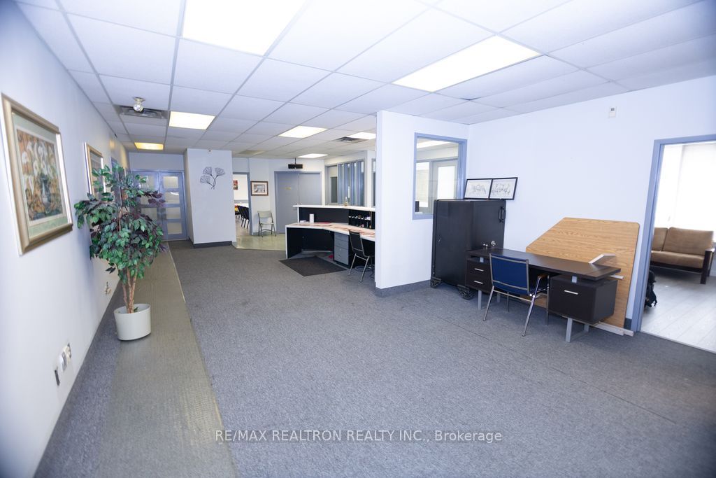 5920 N Atlantic Drive S Property Photo 4