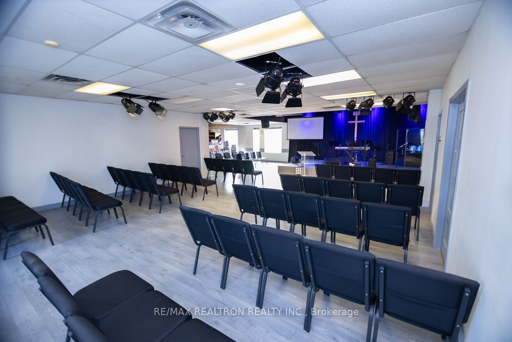 5920 N Atlantic Drive S Property Photo 7