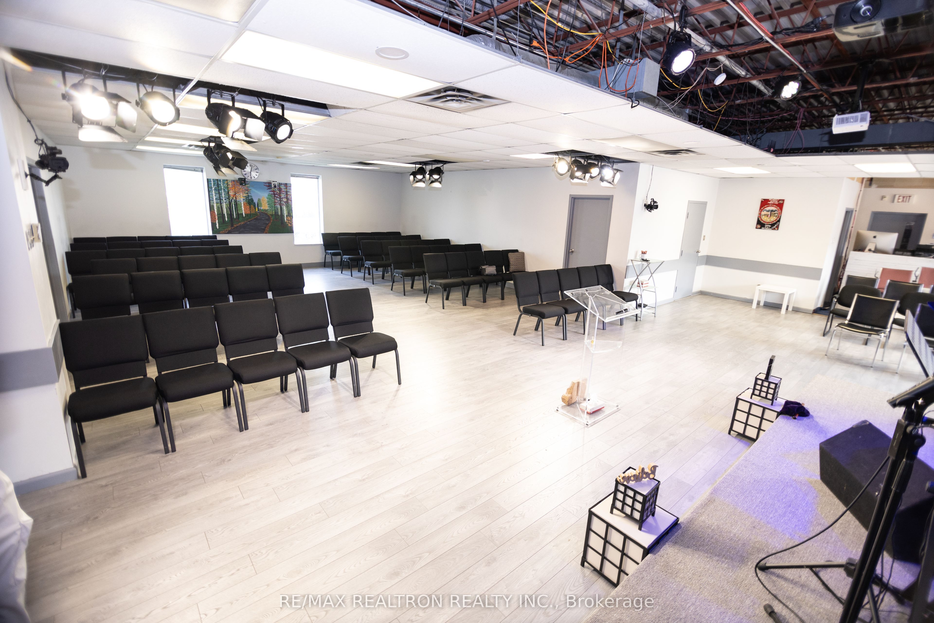 5920 N Atlantic Drive S Property Photo 8