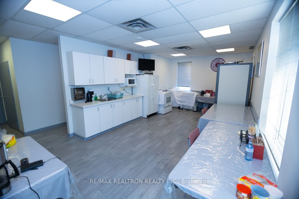 5920 N Atlantic Drive S Property Photo 10