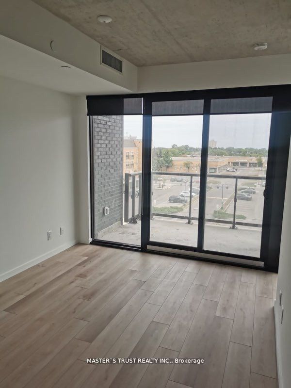#416 - 7 Smith Crescent Property Photo 4