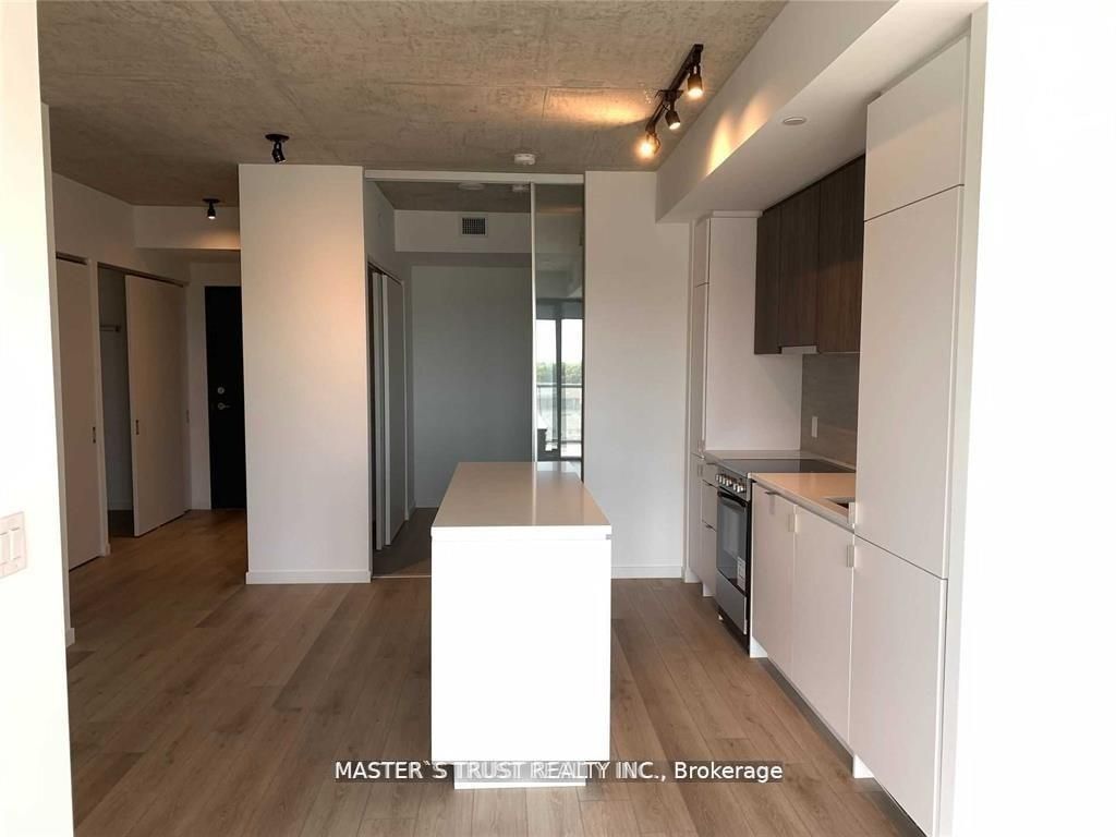 #416 - 7 Smith Crescent Property Photo 5
