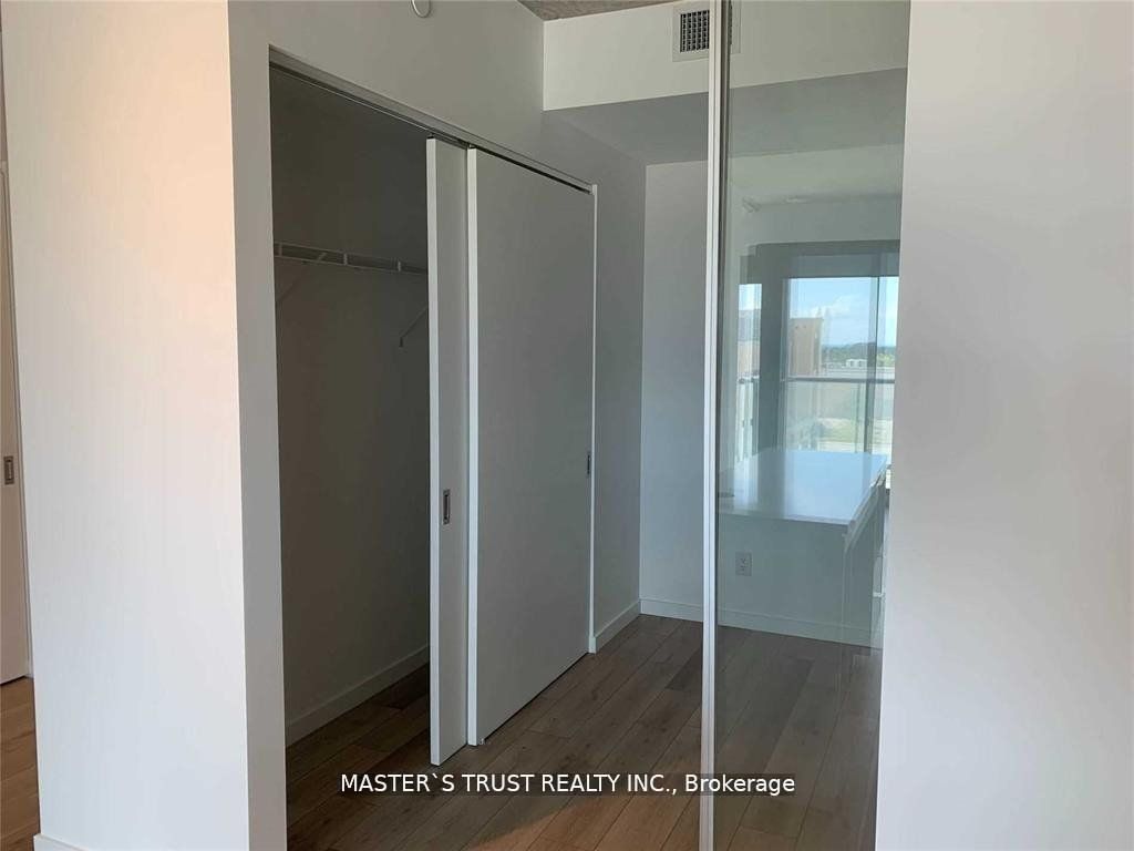 #416 - 7 Smith Crescent Property Photo 6