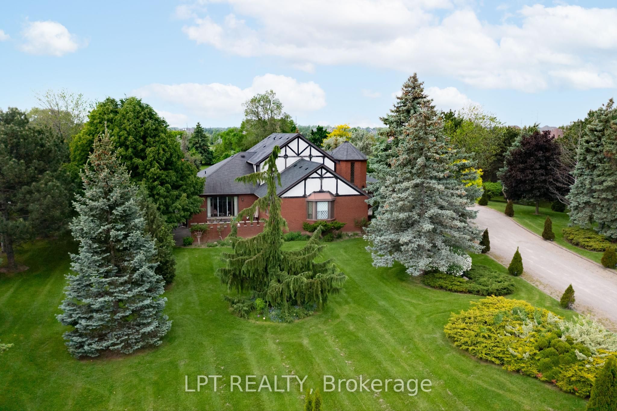 6 Fenton Way Property Photo 1