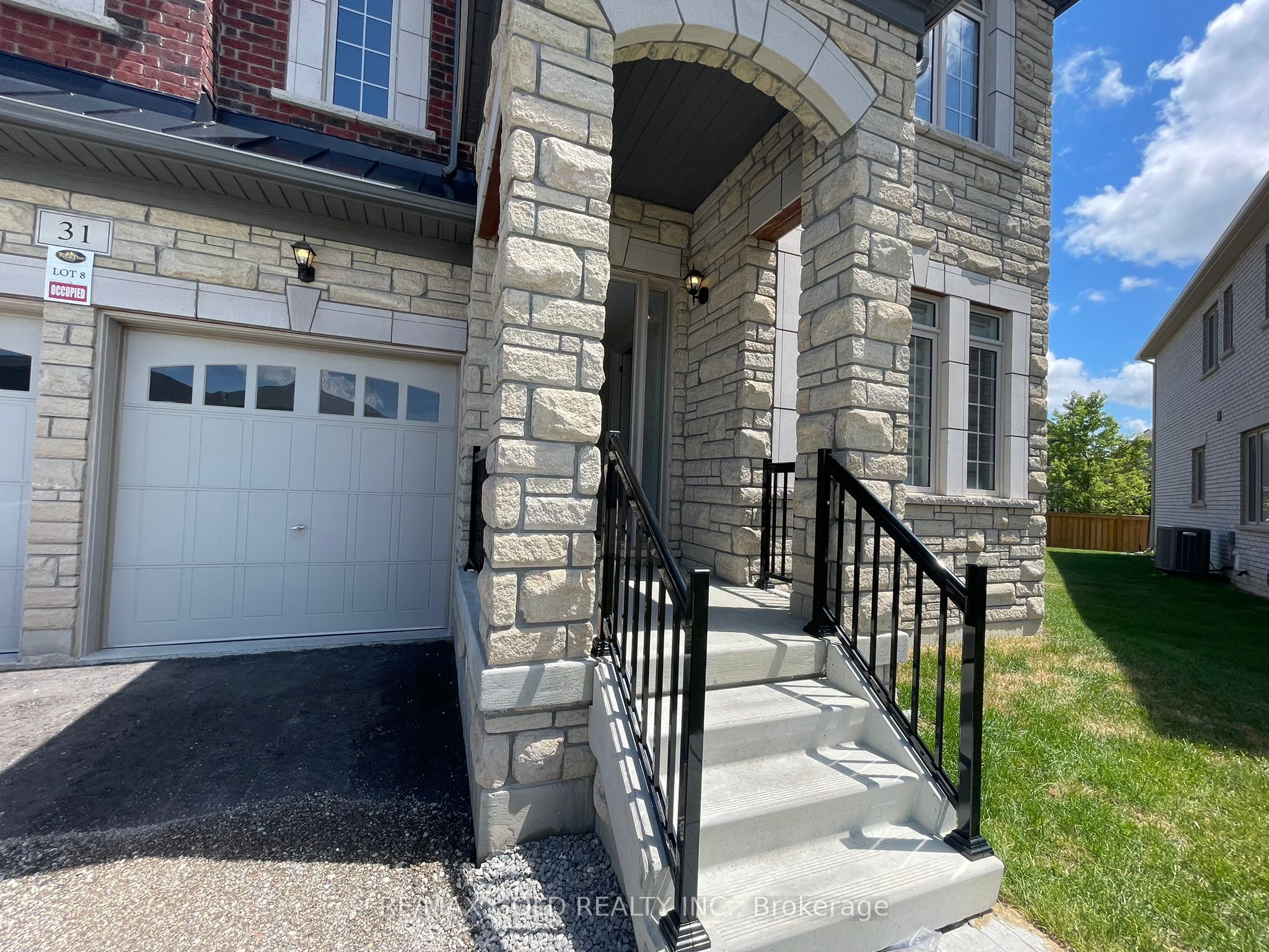 31 Dolomite Drive Property Photo 1