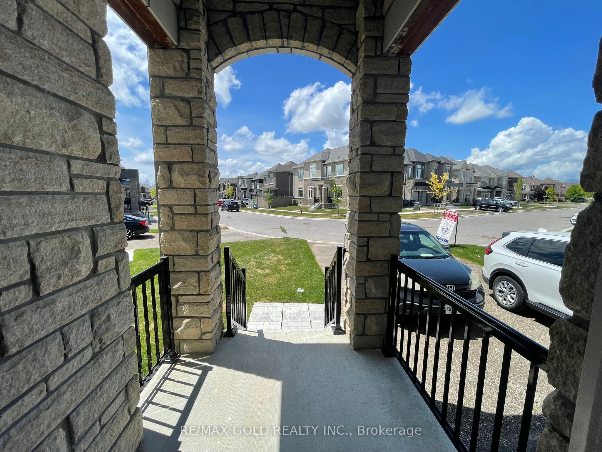 31 Dolomite Drive Property Photo 12