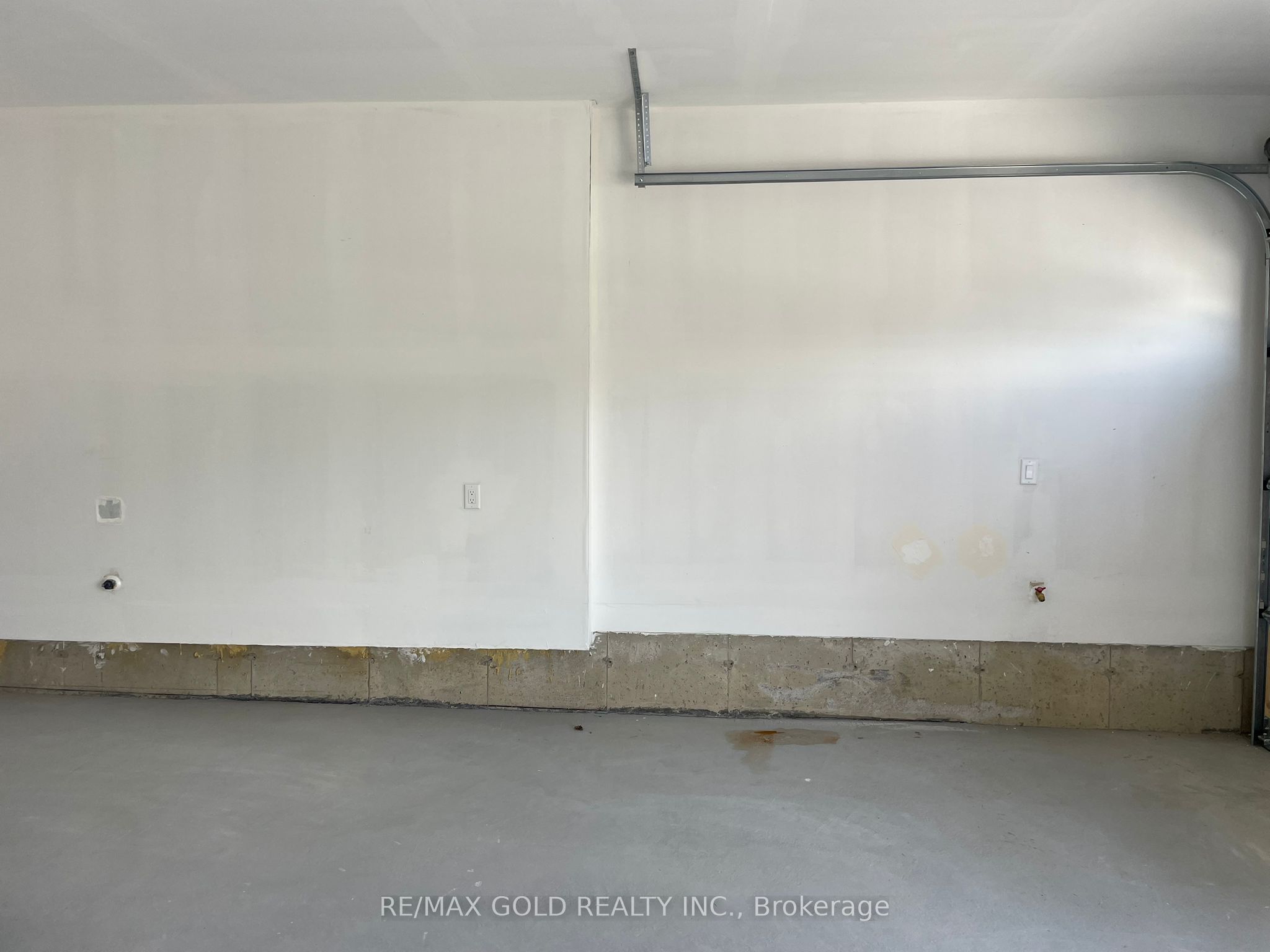 31 Dolomite Drive Property Photo 30