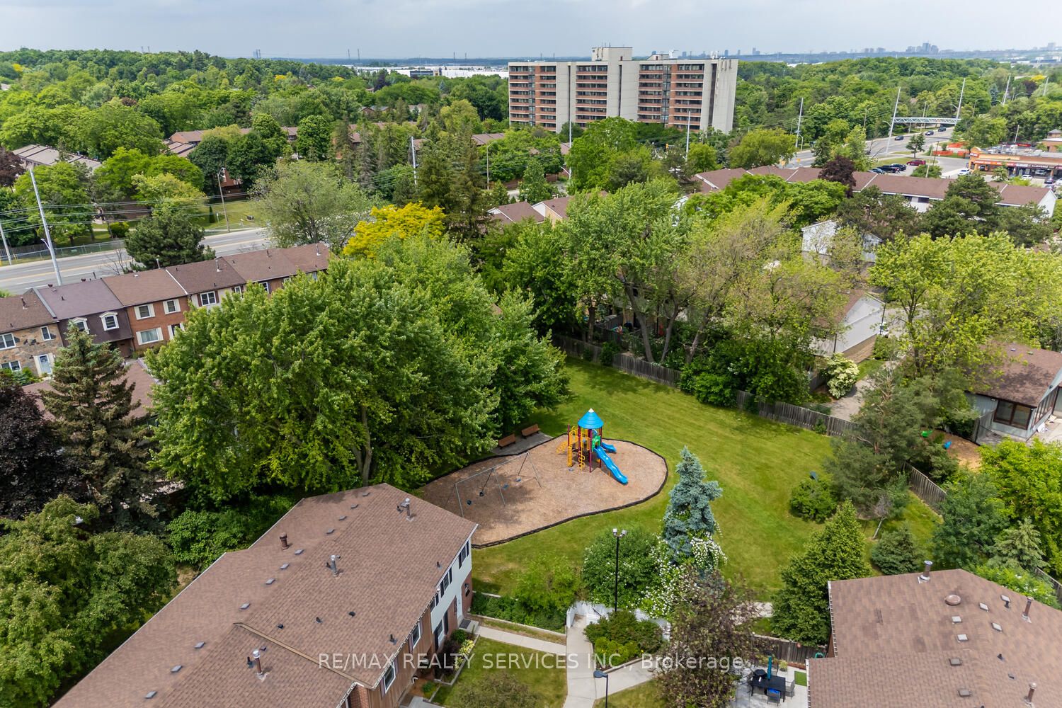 #58 - 2825 Gananoque Drive Property Photo 1